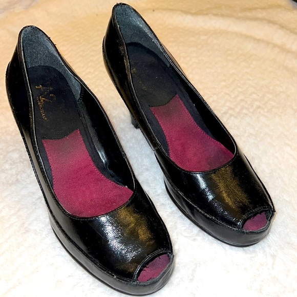 A2 Aerosole Womens Black Classic Pump Peep Toe Size 8M - Picture 1 of 7